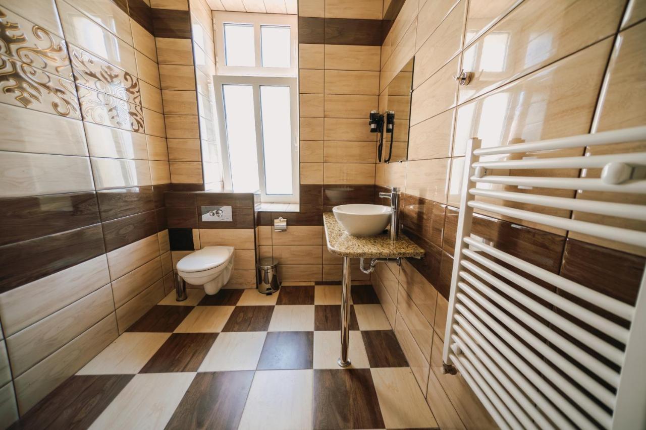 Хотел Театъръ Otel Plevne Dış mekan fotoğraf