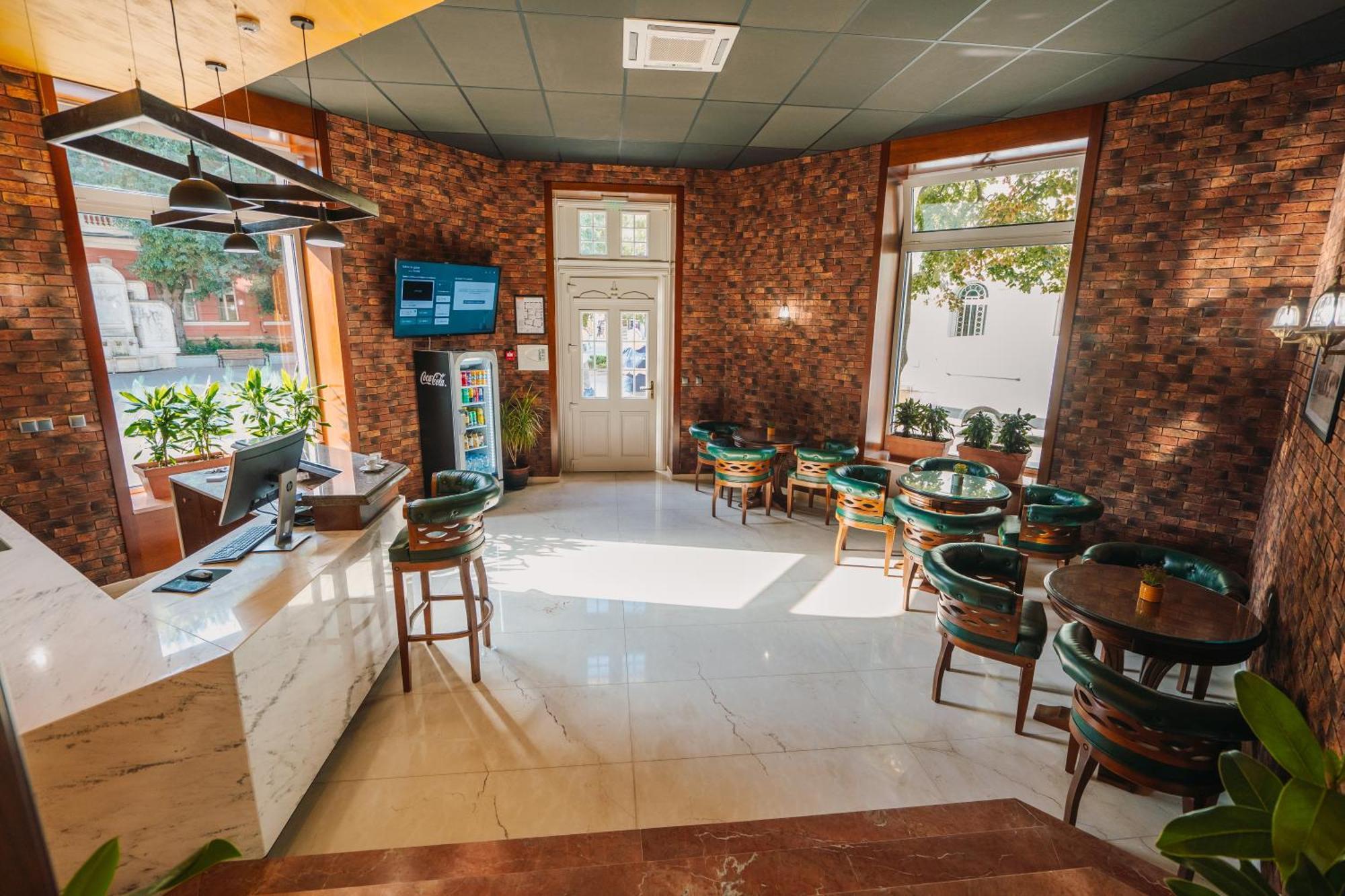 Хотел Театъръ Otel Plevne Dış mekan fotoğraf